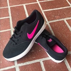 Youth Nike’s